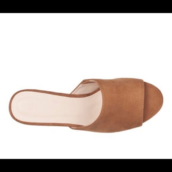 Halston Vegan suede dress sandal gold detail cognac color - Picture 4 of 10